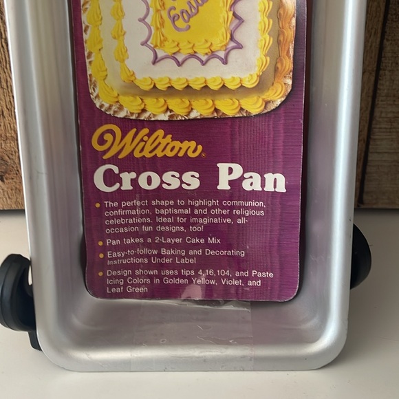 VTG Wilton Cross Cake Pan - Picture 2 of 10